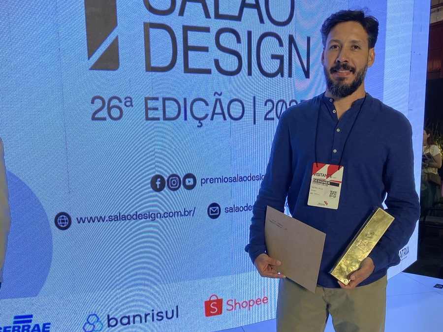 Rafael Silva na cerimônia do Prêmio Salão Design 2025