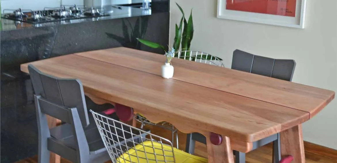 Mesa Pilon no ambiente